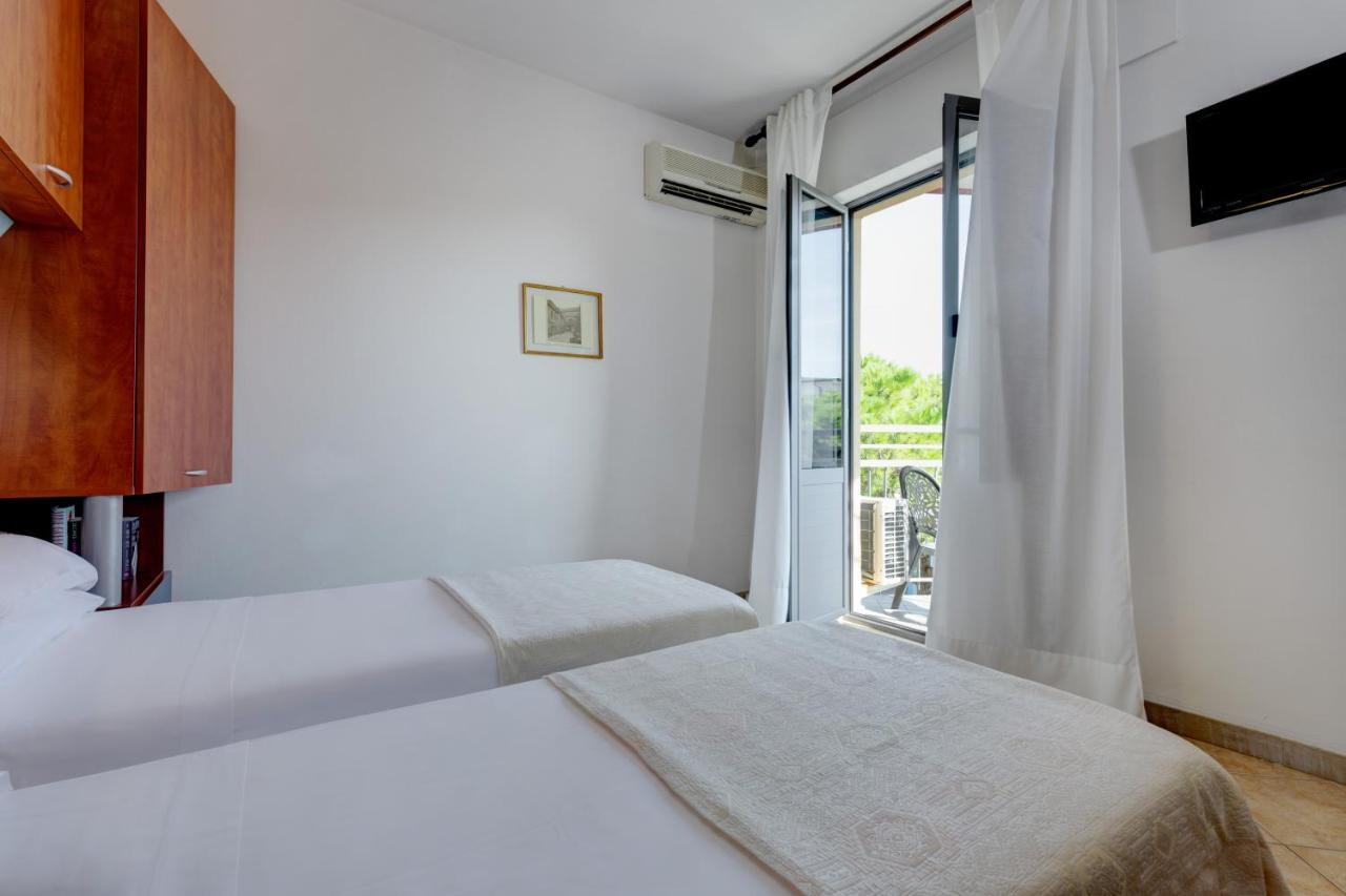 Hotel Frank Lido di Jesolo Exterior photo